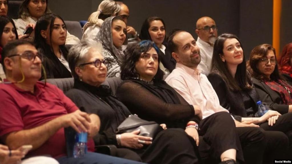 Iranian filmmaker and actress charged with defying hijab