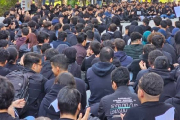 تجمعهای اعتراضی دانشجویان در چهلم جاویدنامان انقلاب ملی، با شعار «مرگ بر خامنهای» و «جاوید شاه»