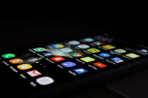 Iranian users dismiss WhatsApp unblocking as too little, too late