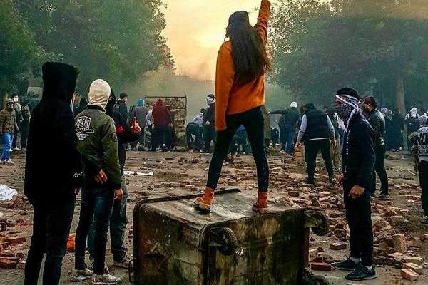 Prominent Intl. Figures Urge Unstinting, Practical Support For Iran Protests