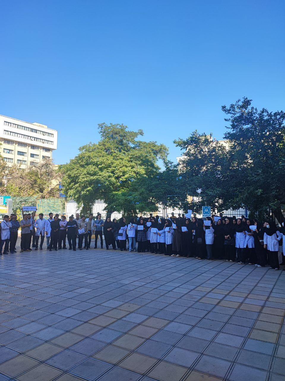 گسترش اعتراضات و اعتصاب پرستاران در حدود ۵۰ بیمارستان در ایران  