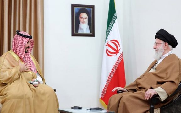 وزير الدفاع السعودي يسلم علي خامنئي رسالة من الملك سلمان بن عبدالعزيز