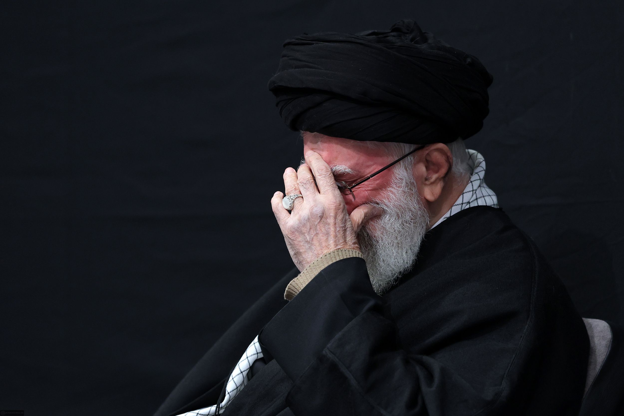 واکنش شهروندان به سخنان خامنه‌ای: کدام «پیروزی»؛ از پناهگاه بیرون بیا و واقعیت را ببین