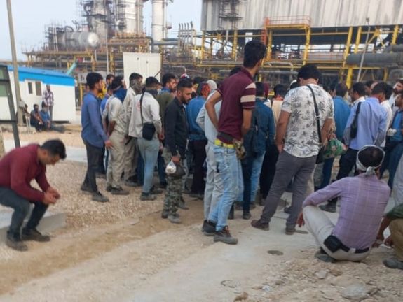 اعتصاب کارگران صنعت نفت و پتروشیمی ایران وارد چهارمین روز شد