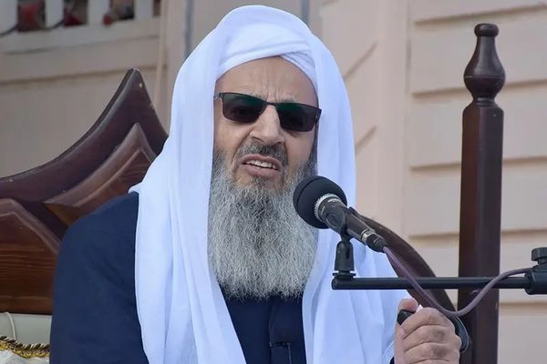 خطيب أهل السُّنة: الإعدامات السياسية لم تثن الإيرانيين عن مطالبهم