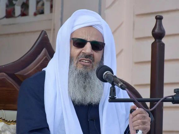 زعيم أهل السُّنَّة: الفاسدون في إيران من المؤمنين بولاية الفقيه