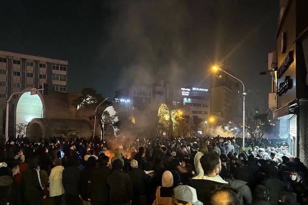 خیابان بهمثابه اتاق گاز؛ گزارش شاهدان عینی از حمله شیمیایی ماموران به معترضان بیدفاع