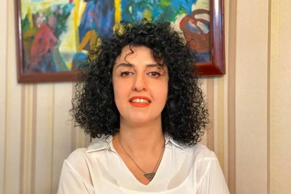 السجينة الإيرانية نرجس محمدي الحائزة على نوبل للسلام تضرب عن الطعام لعدم تقديم رعاية طبية