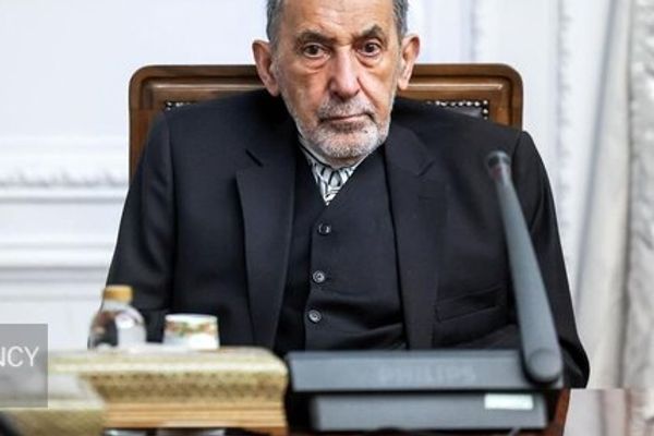 دولت لبنان سخنان مشاور خامنهای درباره حیاتی بودن حزبالله را «بیربط» و دخالت خواندند