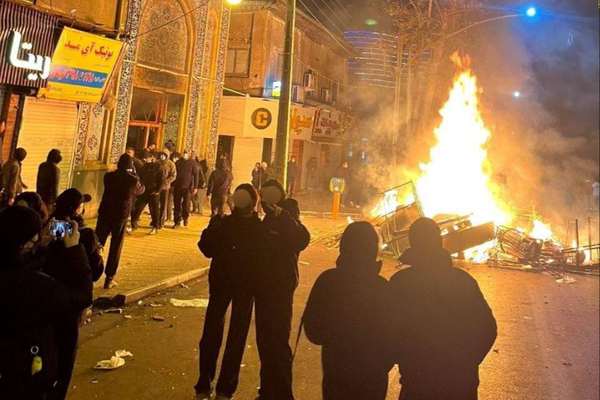 هشدار آمریکا به شهروندانش: فورا از ایران خارج شوید، حتی از راه زمینی