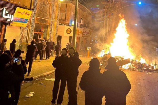 هشدار آمریکا به شهروندانش: فورا از ایران خارج شوید، حتی از راه زمینی