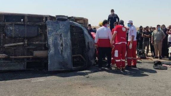 مصرع مواطن وإصابة 14 آخرين في انقلاب سيارة تقل زوارا إيرانيين بالعراق