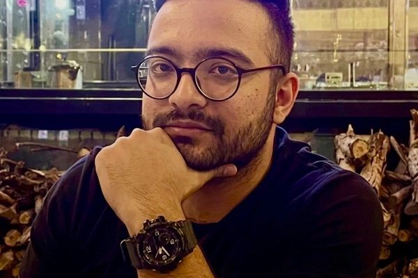القضاء الإيراني يعلن تنفيذ حكم الإعدام بحق السجين السياسي عرفان شكورزاده
