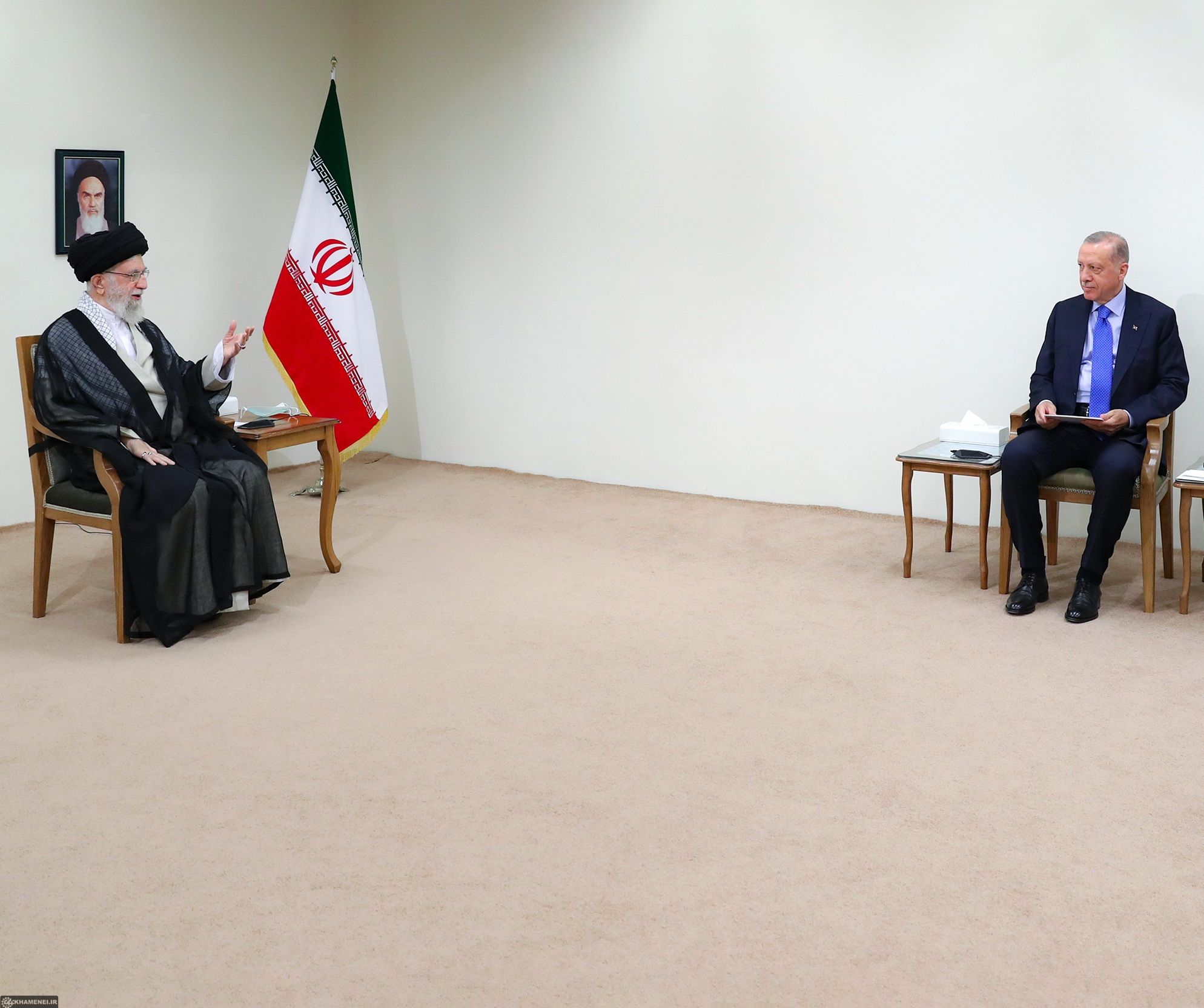 خامنه‌ای به اردوغان: حمله به سوریه به ضرر ترکیه است، با انسداد مرز ایران-ارمنستان مخالفیم