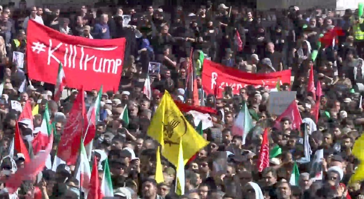 دعوت به کشتن ترامپ در مراسم «وداع» با تابوت علی خامنه‌ای در مصلی تهران