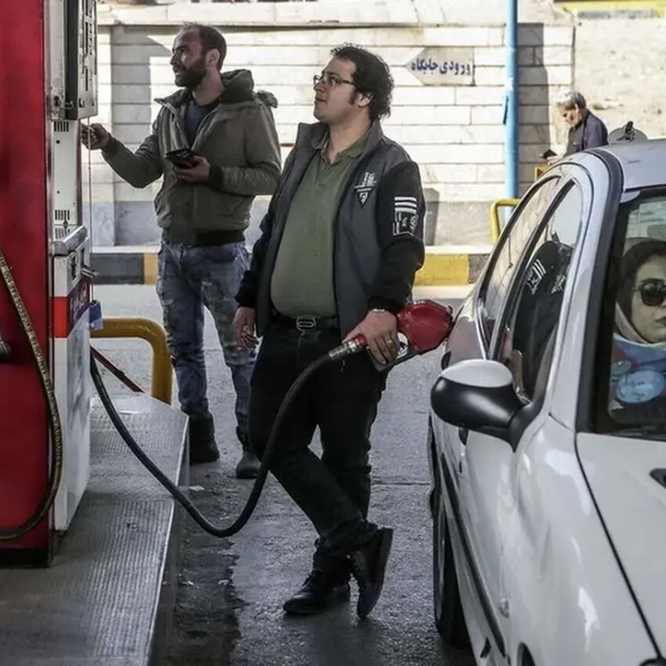 عرضه بنزین پنج هزارتومانی در سراسر ایران آغاز شد