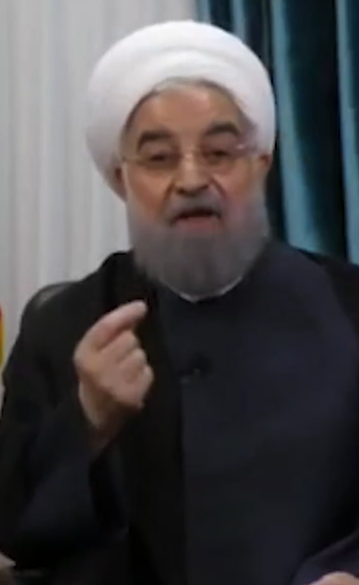 روحاني: التجارة ليست من مهام الاستخبارات.. والاقتصاد ليس عمل القوات المسلحة