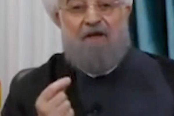 روحاني: التجارة ليست من مهام الاستخبارات.. والاقتصاد ليس عمل القوات المسلحة