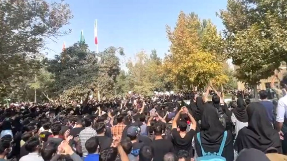 إطلاق سراح 6 طلاب بجامعة همدان بكفالة بعد اعتقالهم بسبب احتجاجهم على الحشد الشعبي العراقي