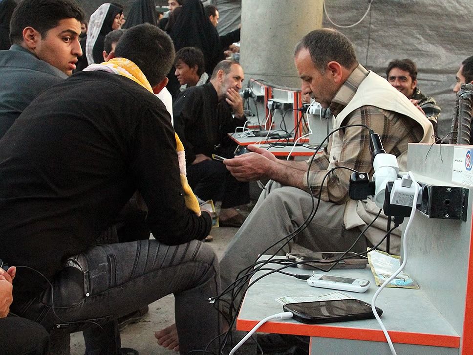 تصاعد الغضب الشعبي تجاه "الإنترنت الطبقي" في إيران