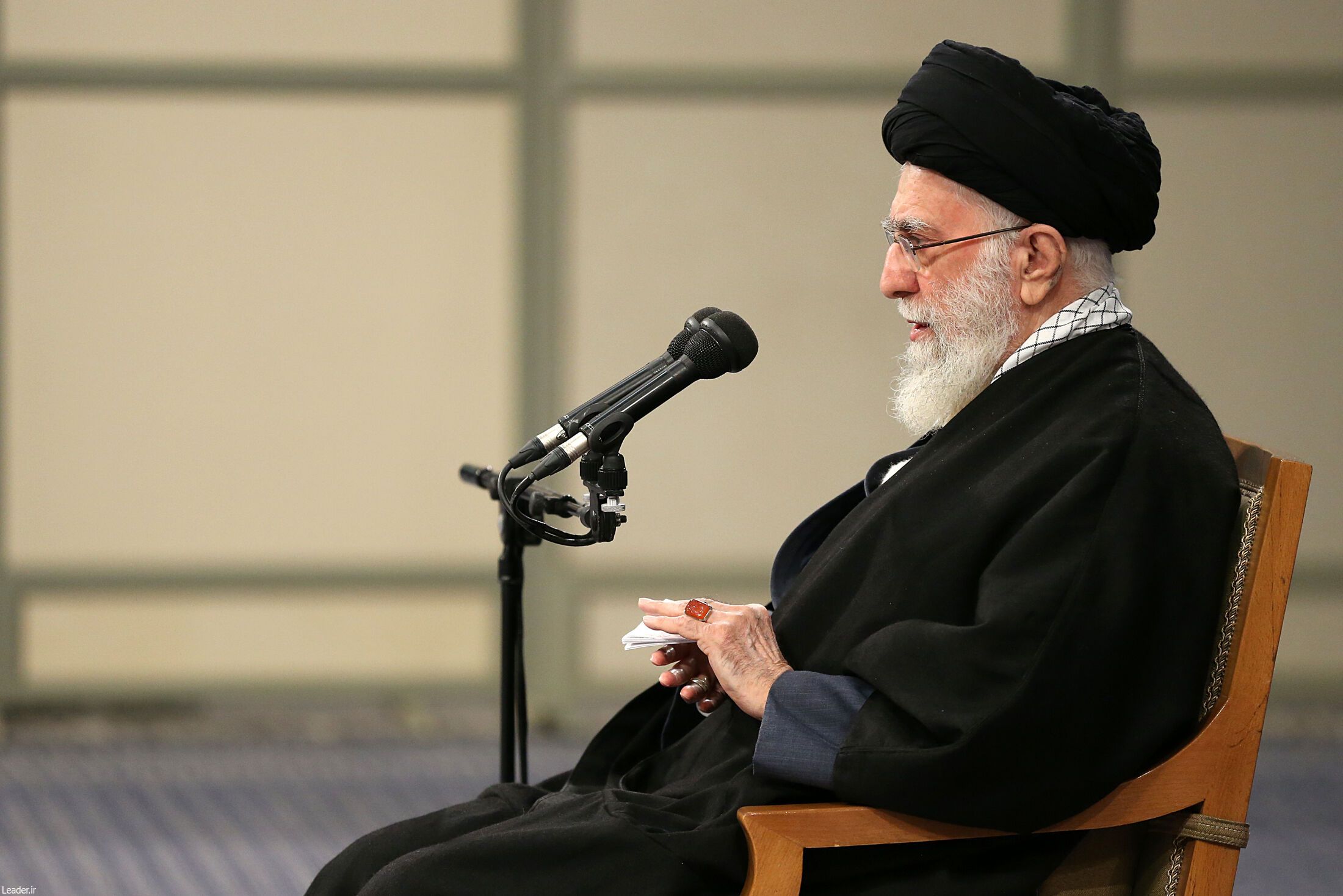 علی خامنه‌ای: دیگر کسی حق ندارد بگوید جمهوری اسلامی برای خود دشمن می‌تراشد