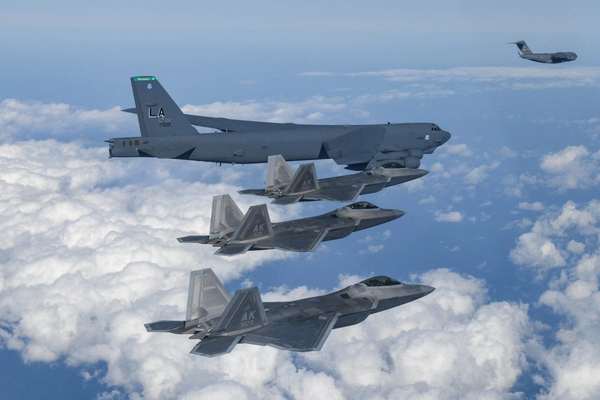 Satellite images show US B-52 bombers deployed near Iran – Newsweek