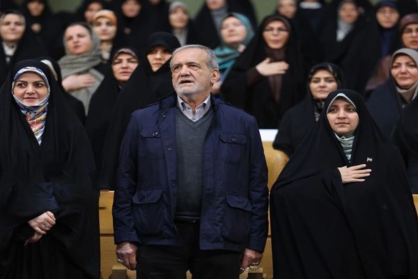 مسعود پزشکیان: نباید زنان را در نقش مترسک ببینیم