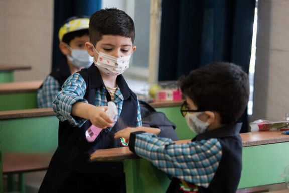 سخنگوی دانشگاه علوم پزشکی کاشان:طی ۵۰ روز گذشته ۲۰۰ دانشآموز در کاشان به کرونا مبتلا شدند