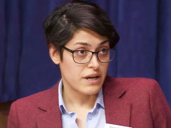 بعد تقرير "إيران إنترناشيونال" البنتاغون يراجع حصول الإيرانية آرين طباطبائي على تصريح أمني