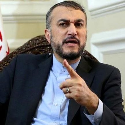 دستیار رییس مجلس: ظریف مشخصا استفاده زیادی از میدان کرده است