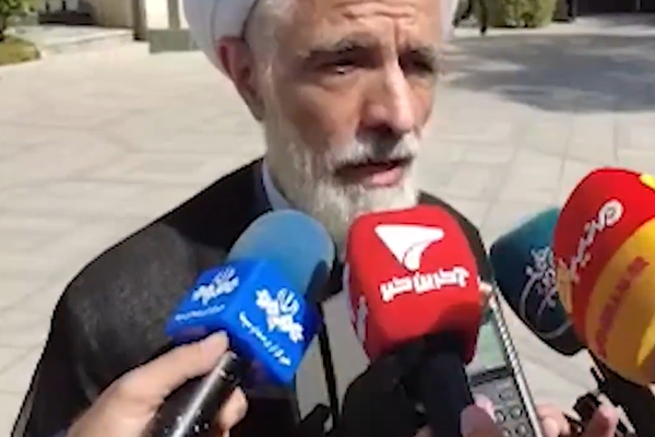 مساعد الرئيس الإيراني يحاول نفي صلة المبنى المصادر في لندن بطهران