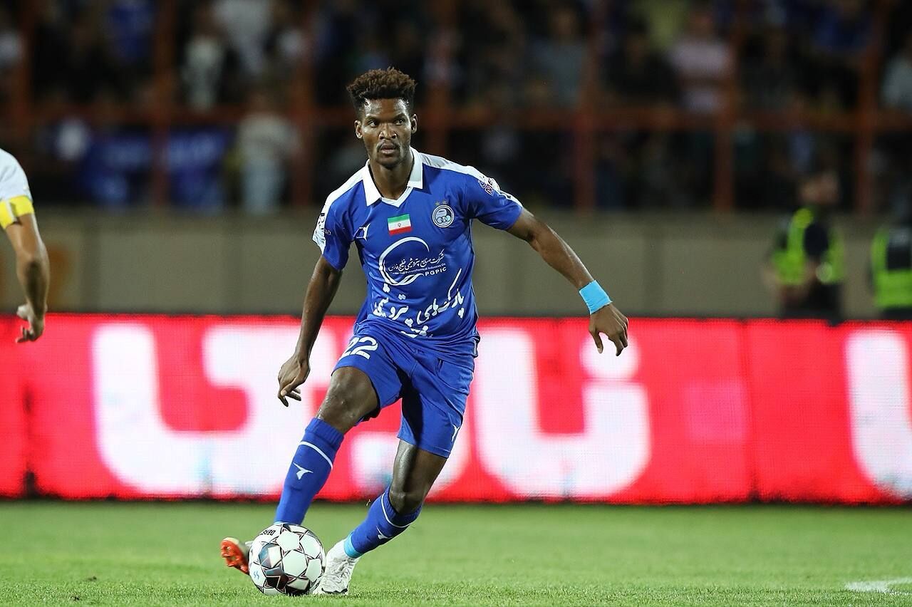 پس از قتل‌عام ایرانیان توسط جمهوری اسلامی؛ دیدیه اندونگ قراردادش را با استقلال فسخ کرد