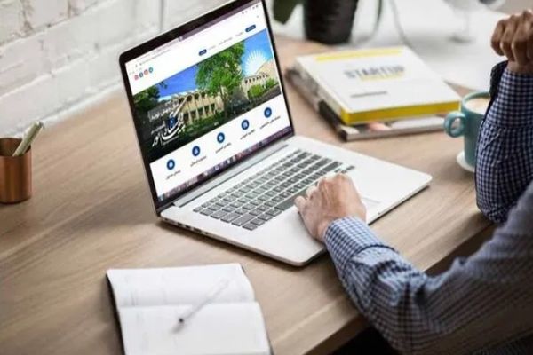 إيران تعيد تدريجيًا الوصول إلى الإنترنت الدولي، بدءًا بالأساتذة الجامعيين