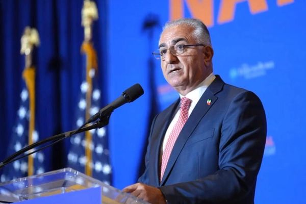 شاهزاده پهلوی: از همه شما میخواهم به صورت گروهی یکشنبه ساعت شش عصر به خیابانها بروید