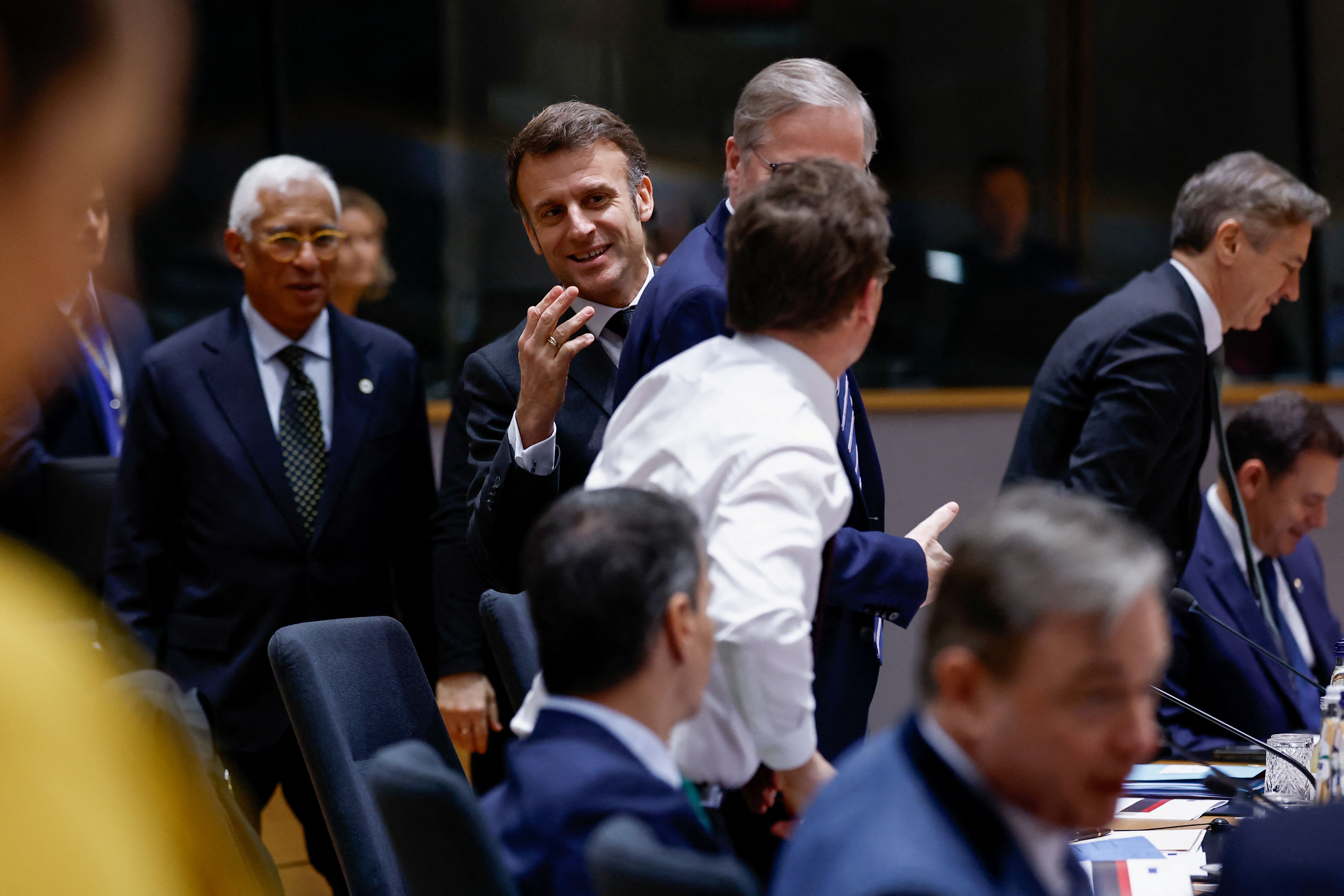 رهبران اتحادیه اروپا از پیشنهاد چتر هسته‌ای مکرون محتاطانه استقبال کردند