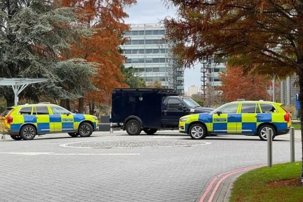 بریتانیا ۴ نفر را به ظن همکاری با سرویس اطلاعاتی جمهوری اسلامی بازداشت کرد