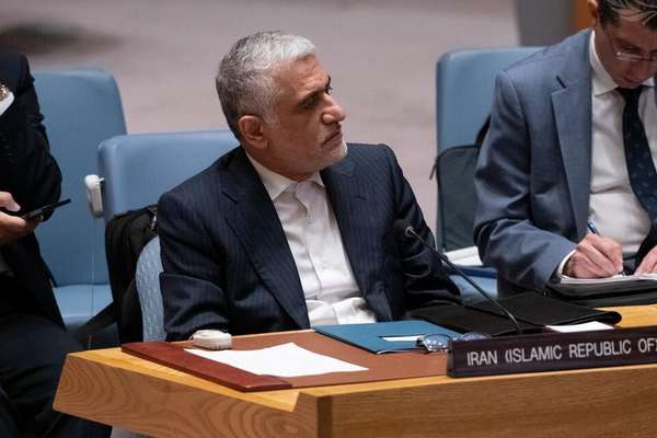 Ex-Diplomat Says Iran Should Accept West's Terms Or Face Consequences