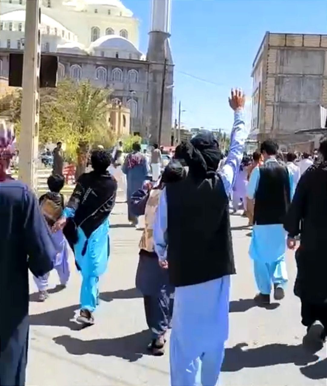 از سر گرفته شدن راهپیمایی اعتراضی در زاهدان؛ معترضان خواهان آزادی زندانیان سیاسی شدند