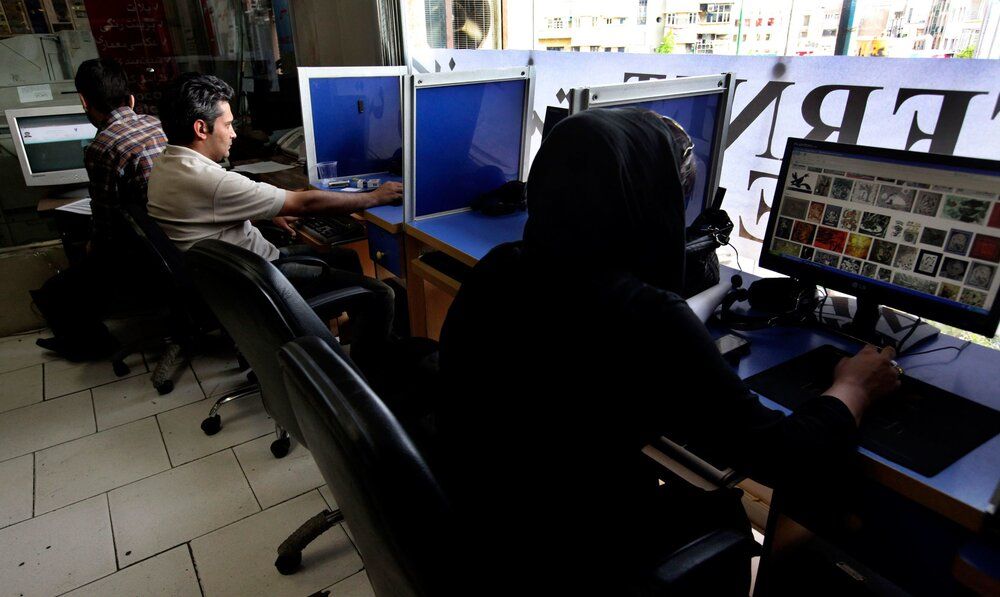 Iranians Face Large Internet Rate Increases Due To Inflation