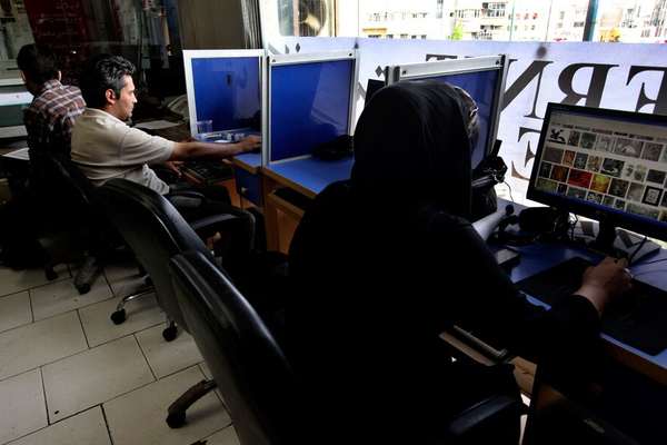 Iranians Face Large Internet Rate Increases Due To Inflation
