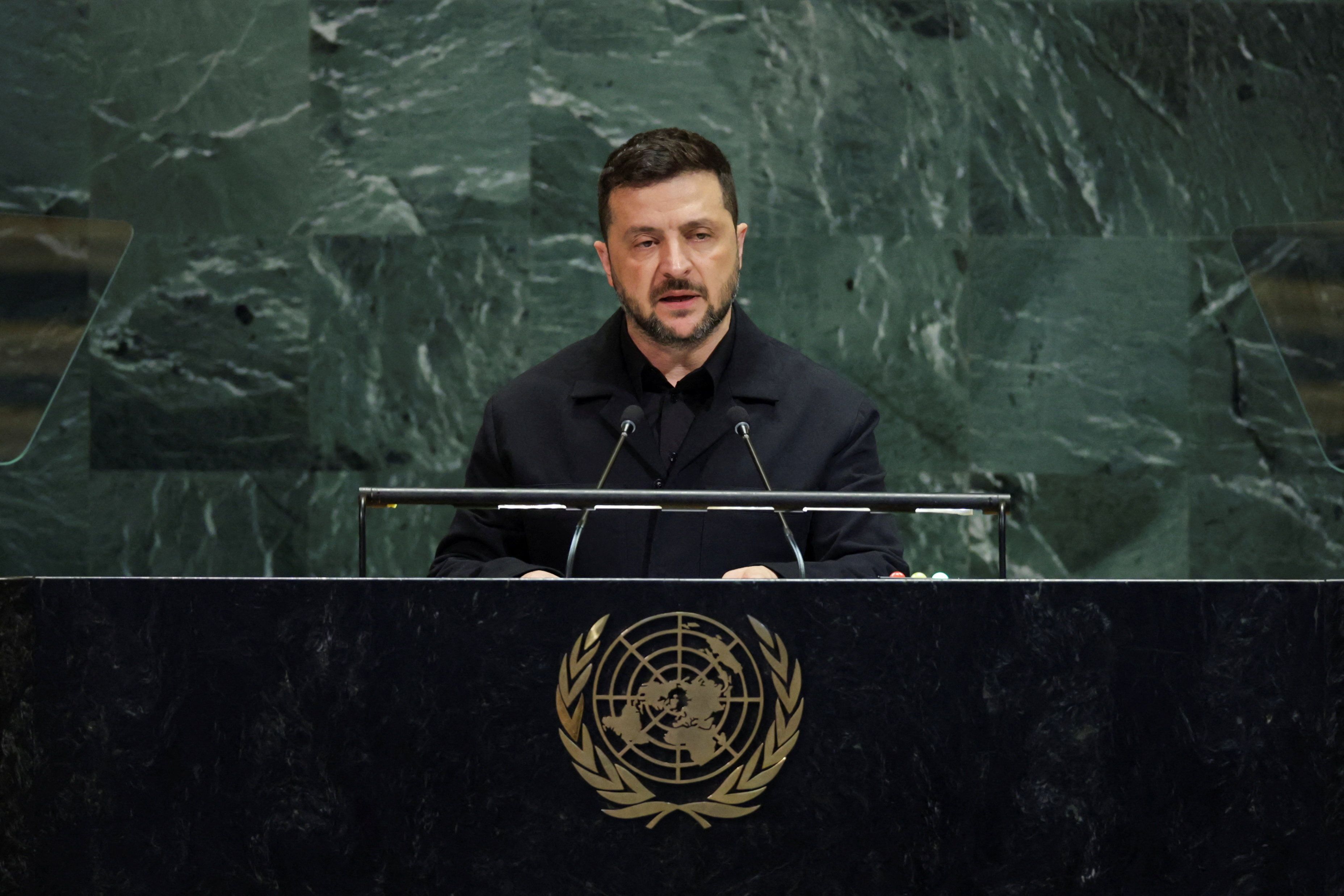 ولودیمیر زلنسکی: اوکراین و عربستان سعودی می‌دانند که پهپادهای ایران چقدر خطرناک هستند