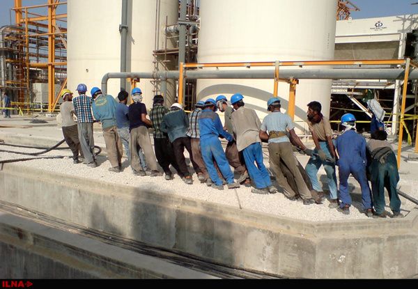 دو کارگر پتروشیمی و پالایشگاه به علت گرمازدگی جان باختند