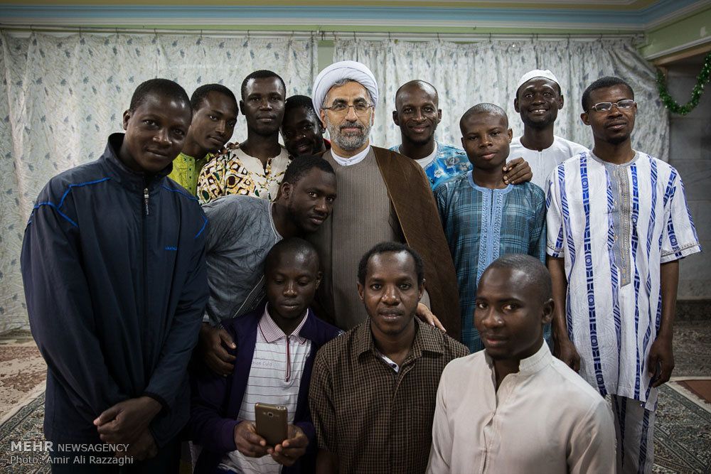 با اینکه تعرفه اکثر خدمات هویتی برای اتباع خارجی به طور متوسط در سال آینده بیش از دوبرابر شده است، طلاب خارجی تقریبا از پرداخت تمام تعرفه‌ها معاف هستند.