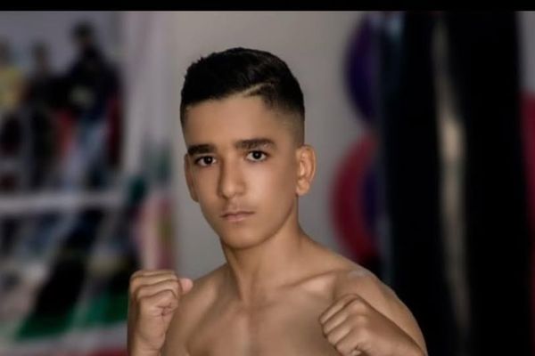 محمدحسین پرنون، بوکسور ۱۵ ساله اهل خرمآباد، بهدست جمهوری اسلامی کشته شد