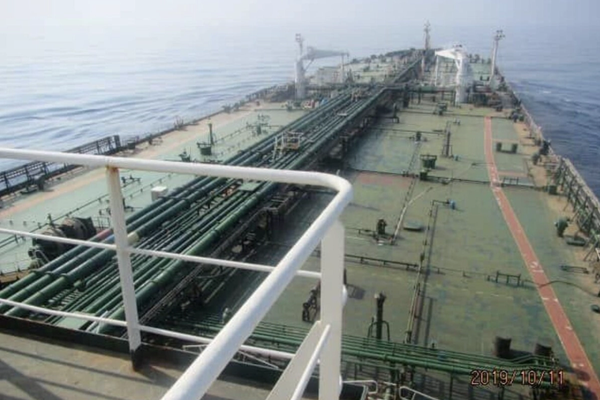 "سي بي إس": الصين تلتف على العقوبات الأميركية وتواصل شراء نفط إيران سرًا