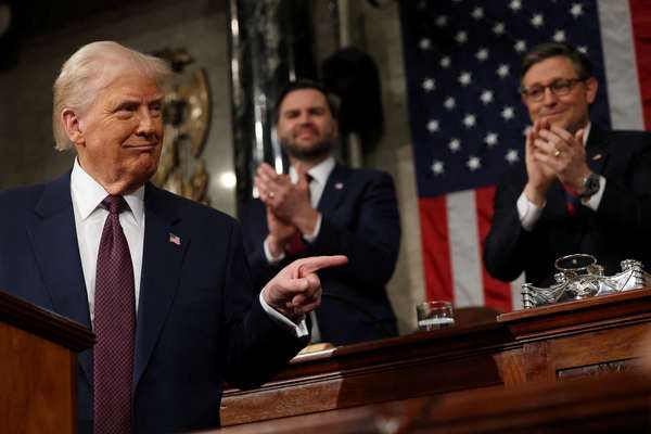 Trump kept diplomats in dark on Iran strikes - WSJ