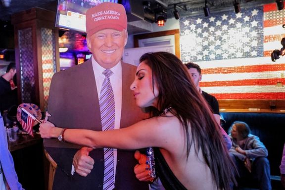 خوشحالی یک طرفدار دونالد ترامپ از پیروزی او در انتخابات، نیویورک، ۱۶ آبان