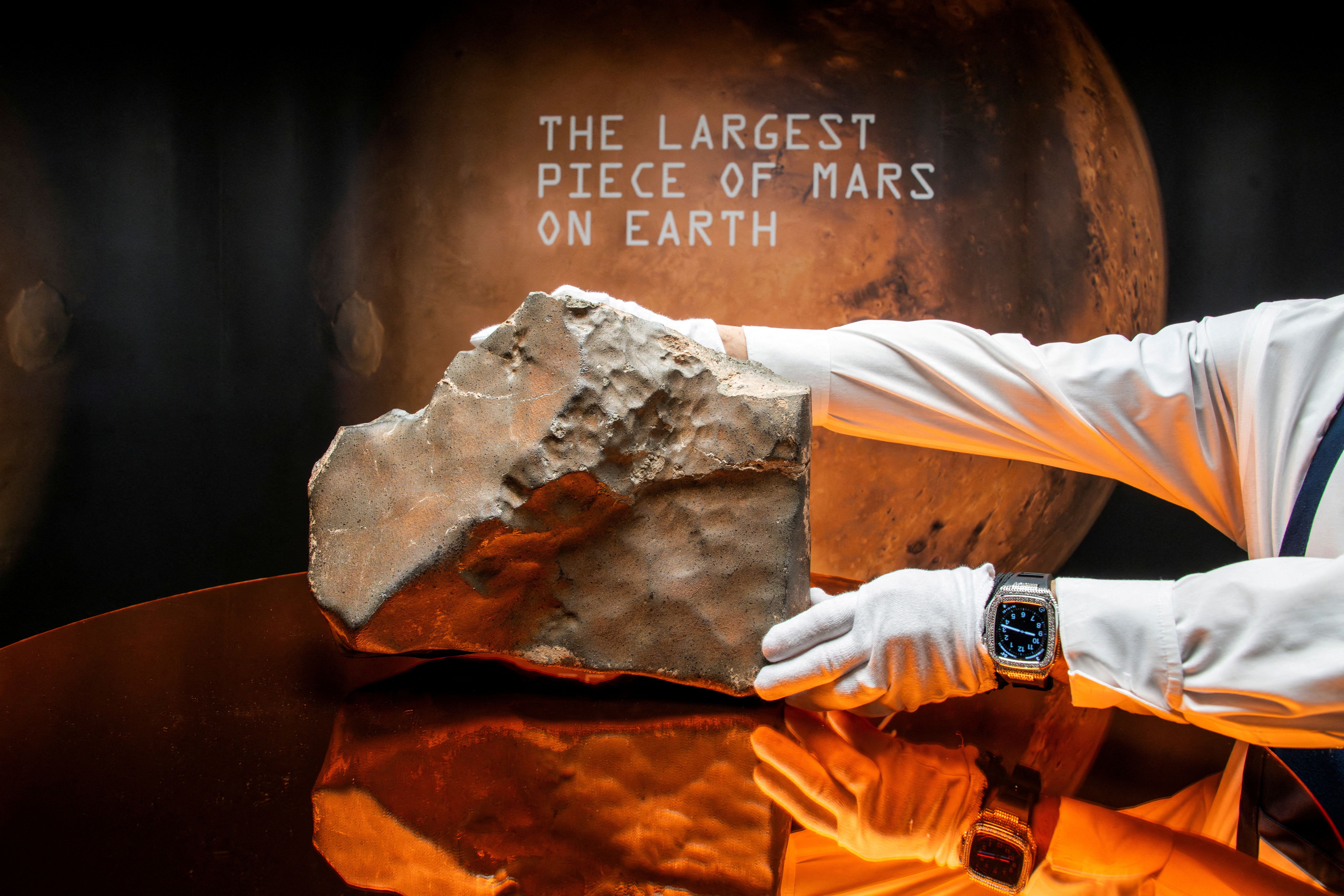 فروش بی‌سابقه بزرگ‌ترین قطعه سنگ مریخی در نیویورک