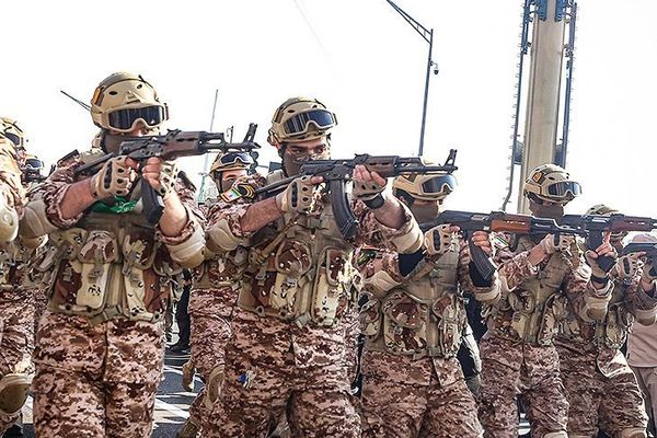 وقتی اسلحه نظام از روی ترس و استیصال مردم را هدف میگیرد