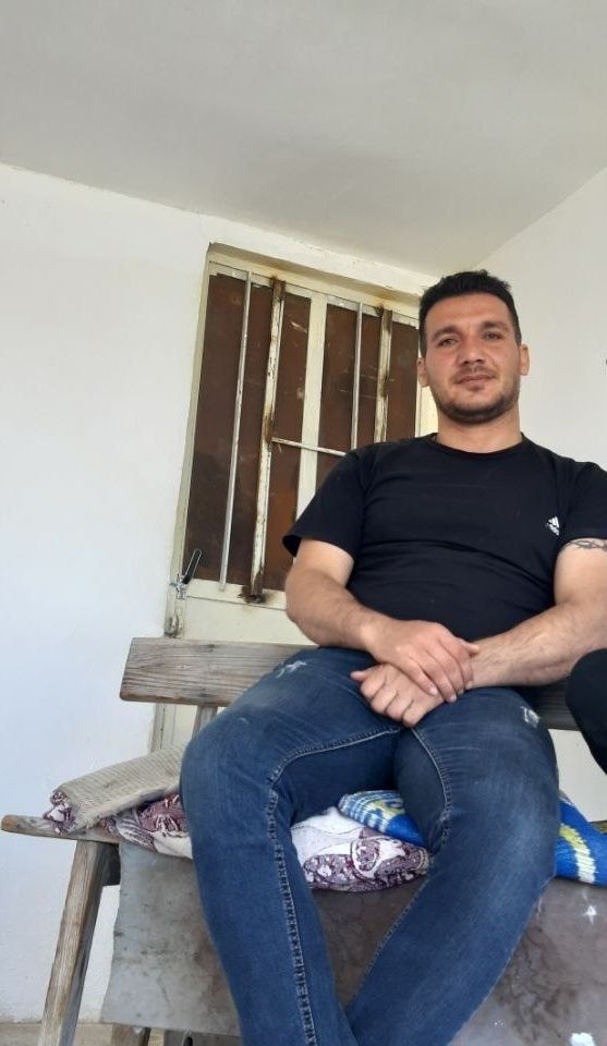 ادریس درویشوند در اعتراضات ۱۸ دی در شهر الوند هدف گلوله قرار گرفت و پس از سه روز جان باخت